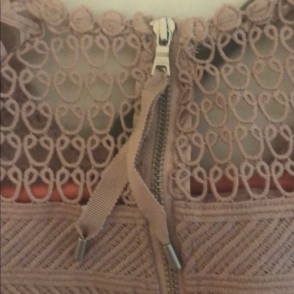 SAYLOR LACE ROMPER - Picture 3 of 4